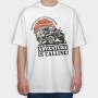 Adventure Calling Jeep, Tricou Oversize Barbati (Unisex)