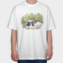 Cat Sleeping in Flower Field, Tricou Oversize Barbati (Unisex)